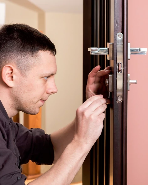 : Professional Locksmith For Commercial And Residential Locksmith Services in Pekin, IL